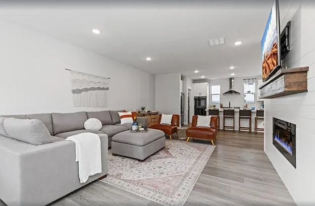 1373 Gambel Oak Way — Photo 3