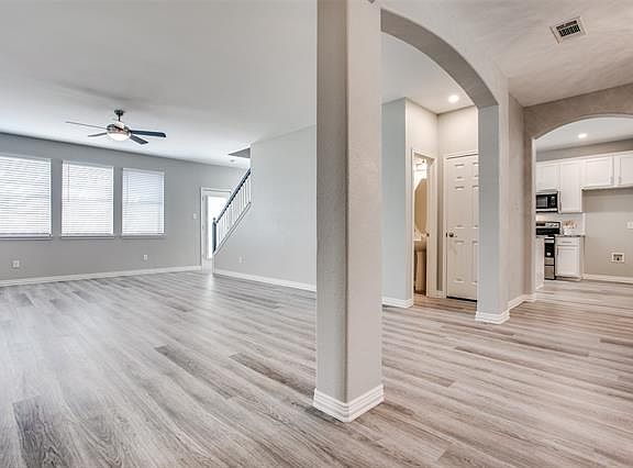 4th image of 1224 Iron Horse St
