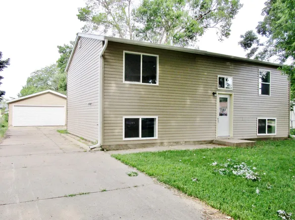 1109 F St, South Sioux City, NE 68776