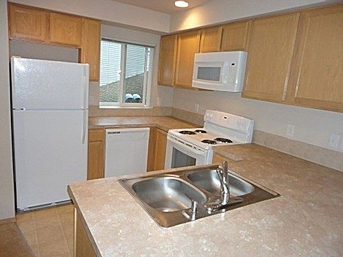 3rd image of 6905 Rainier Dr APT A