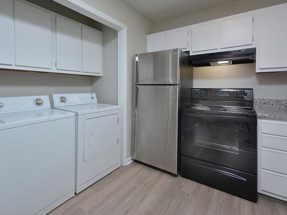 1st image of 1814 Bradford Dr #99
