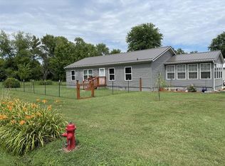 511 S 4th St, Dahlgren, IL 62828