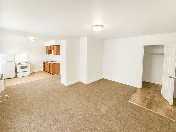 3rd image of 230 S Buchanan St APT C