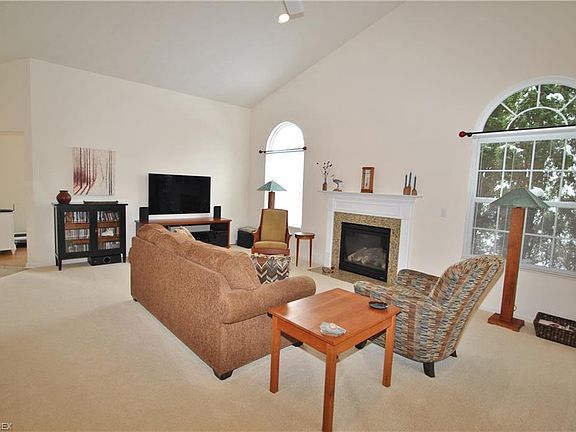3rd image of 708 Pebble Creek Dr