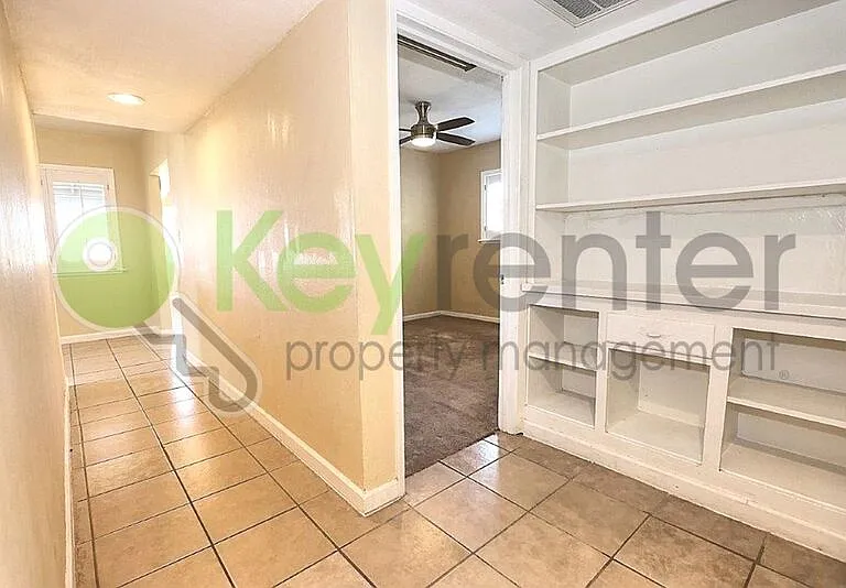 242 Santiago Ave — Photo 6
