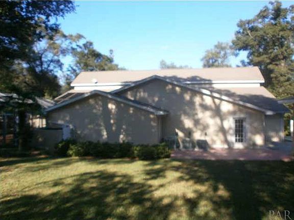 3rd image of 3935 Menendez Dr