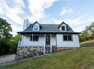 2315 Freedom Bay Dr, Soddy Daisy, TN 37379