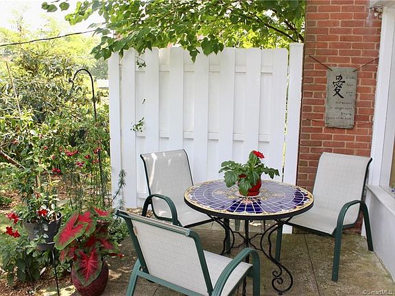 4th image of 31 N Lake Dr #31