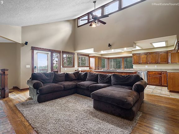3rd image of 18800 SW Camelot Ln