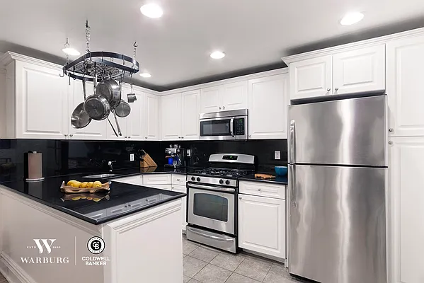 Sold by Coldwell Banker Warburg | media 4