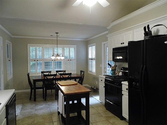 5th image of 927 Rose Creek Trl