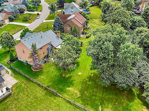 4th image of 5949 Woodthrush Ln