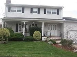 57 S Cliff Rd, Colonia, NJ 07067