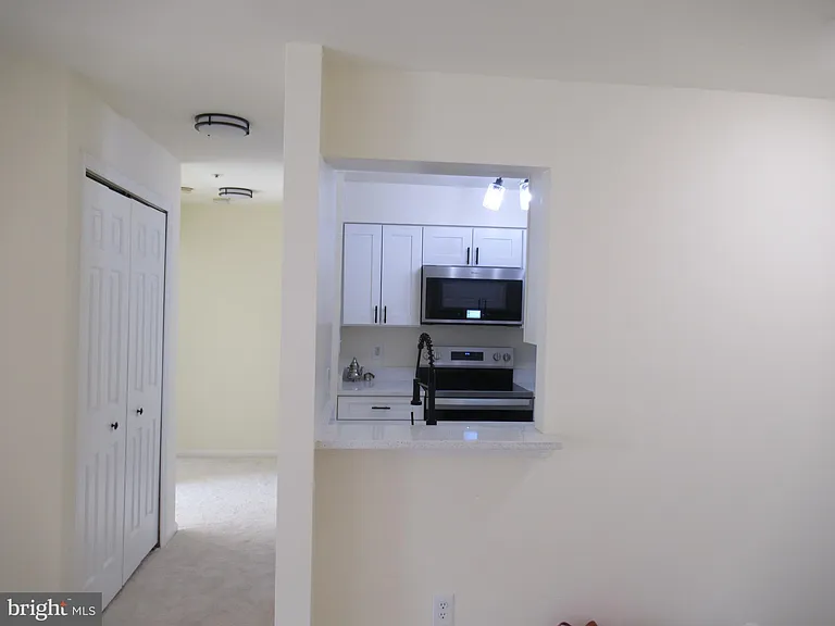 244 S Reynolds St #412 — Photo 10