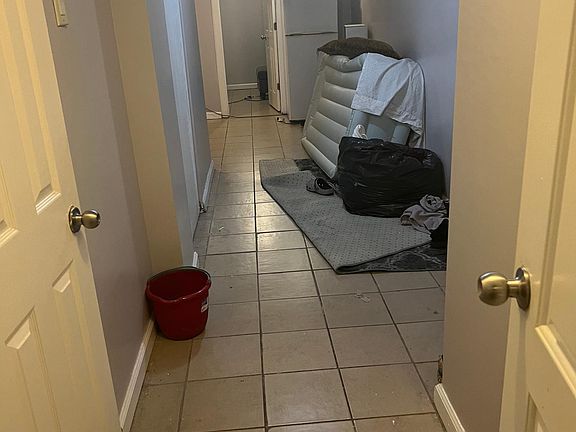3rd image of 65 Van Pelt Ave Floor 1