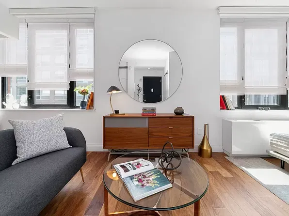 4214 Crescent St, Long Island City, NY