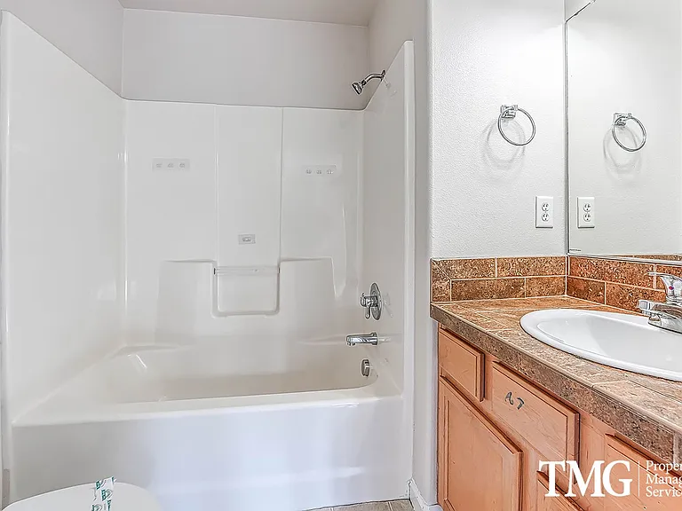 15075 SE Powell Blvd — Photo 10