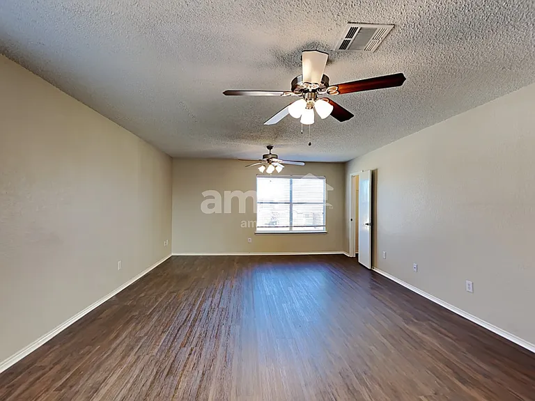1706 Santa Fe Trl — Photo 9