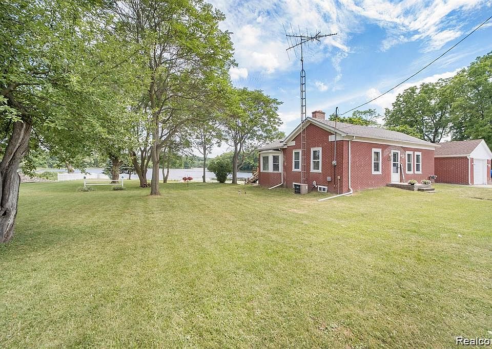 1st image of 9068 Perry Rd