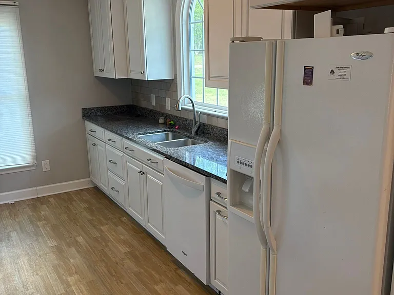 2024 Queen Charlotte Pl #HOUSE — Photo 2