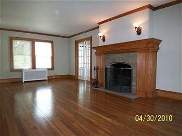 2nd image of 2221 Delaware Dr
