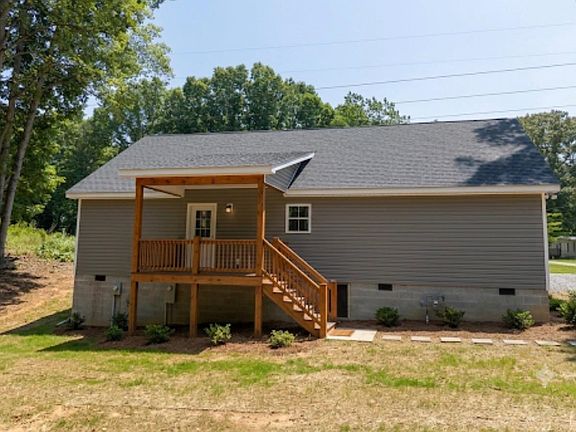 4th image of 141 Reynolds Dr