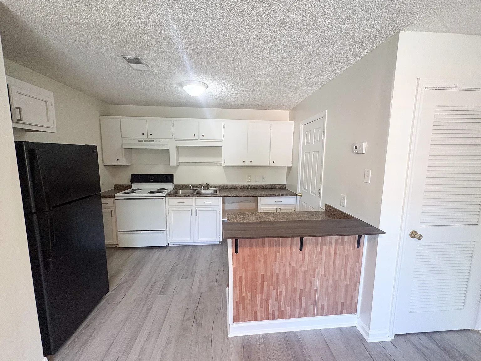 1011 Beatty Rd — Photo 3