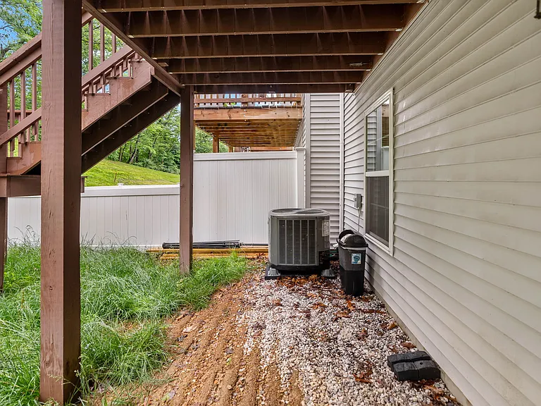 132 Furlong Way — Photo 31