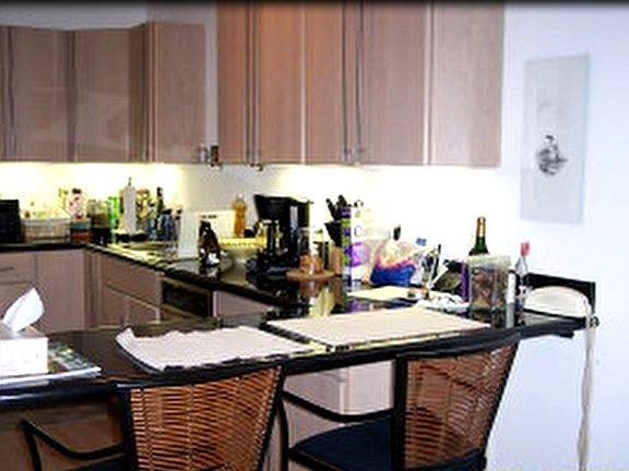 Kitchen with counter seating