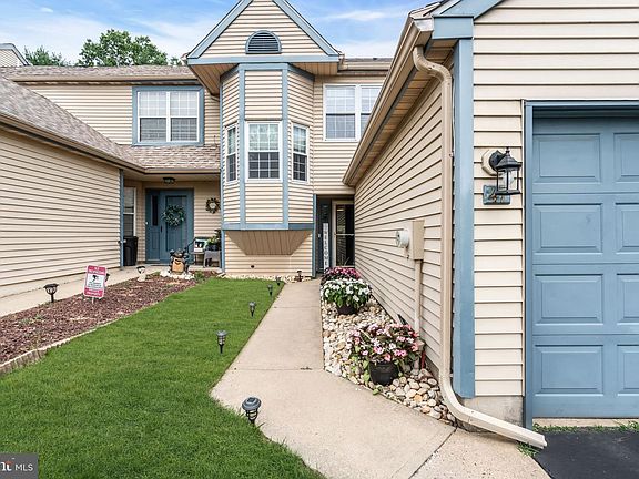 2nd image of 47 Goldenrod Ct