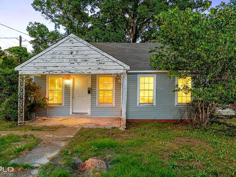 6101 Fairfield Ave — Photo 2