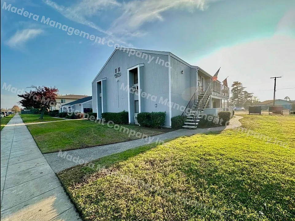 222 S A St
