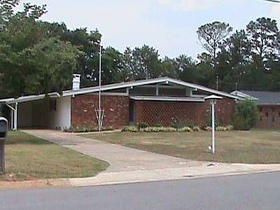 2nd image of 353 Lenlock Dr