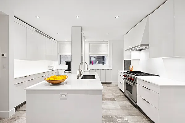 Sold by Sloane Square | media 7