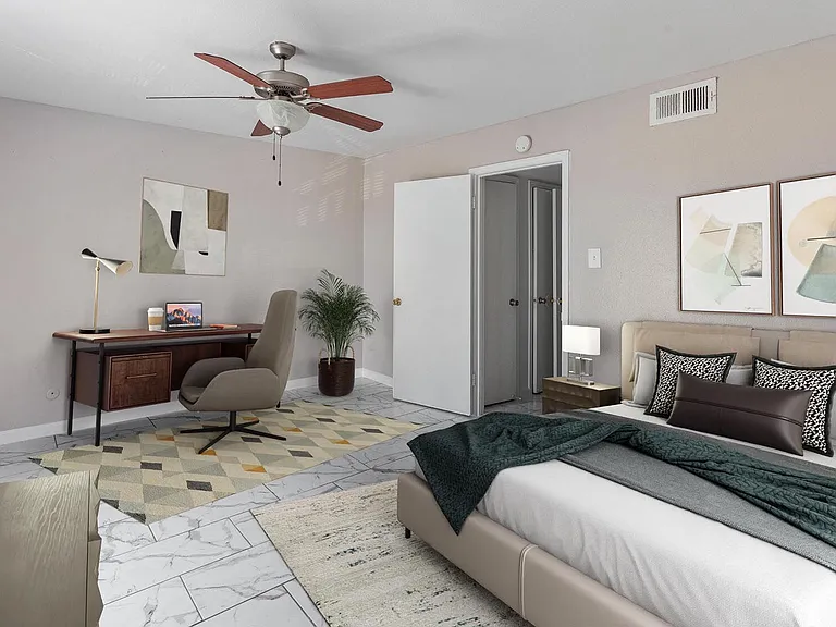 Sharpstown Manor — Photo 4