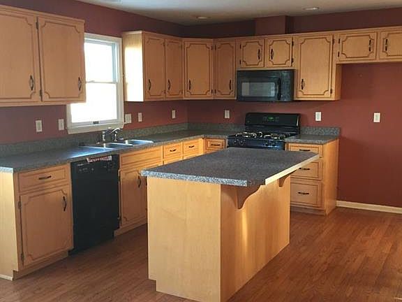 4th image of 23 Grist Mill Ln