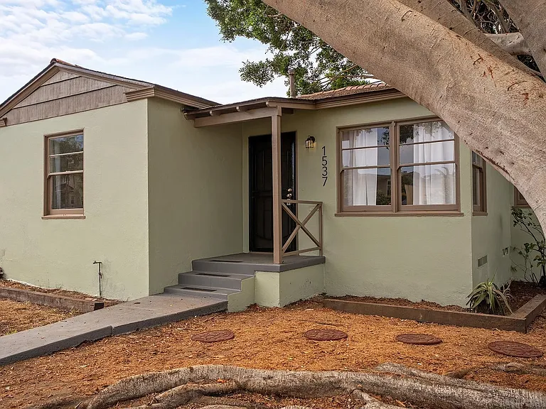 1537 Sunset Cliffs Blvd — Photo 2