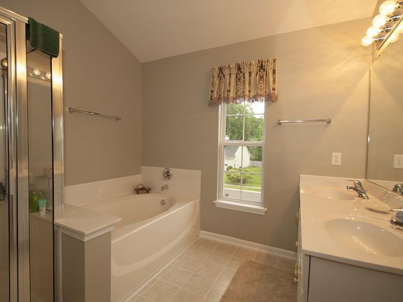 MA BA w/sep. garden tub