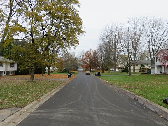 5th image of 15 Kathy Dr
