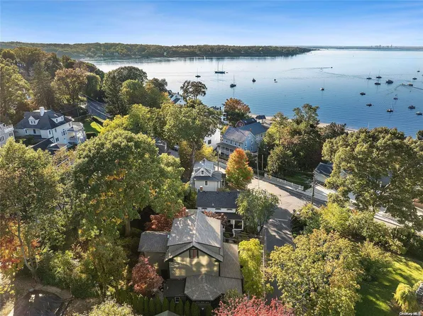 71 Park Way, Sea Cliff, NY 11579