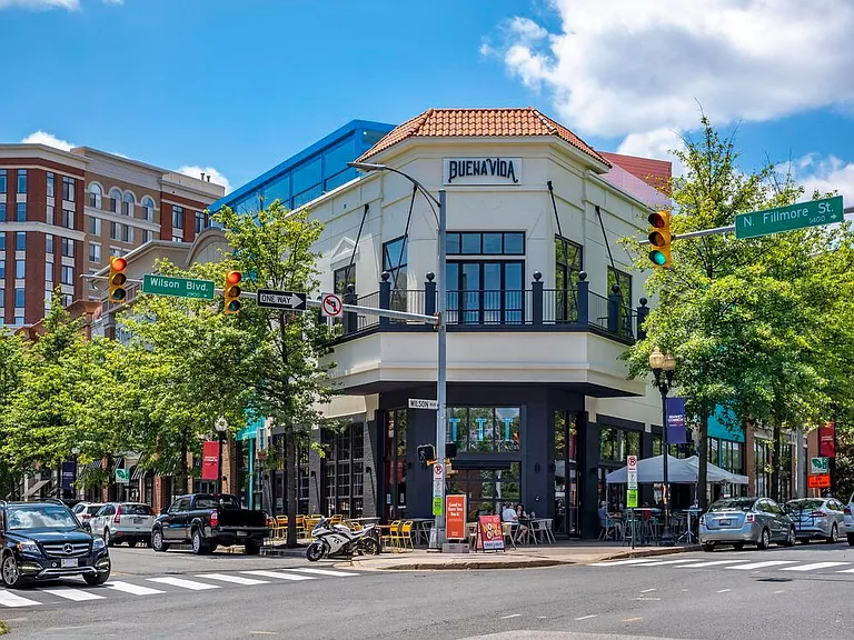 Nearby retail and dining options
