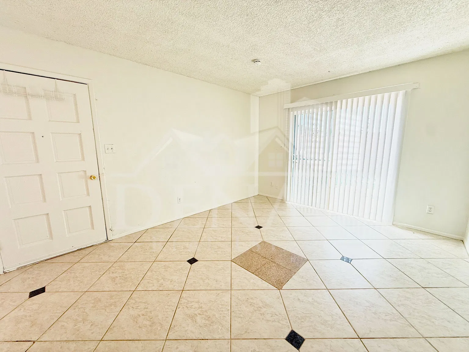 2 bed, 1.0 bath, 792 sqft, $1,095 — Photo 4