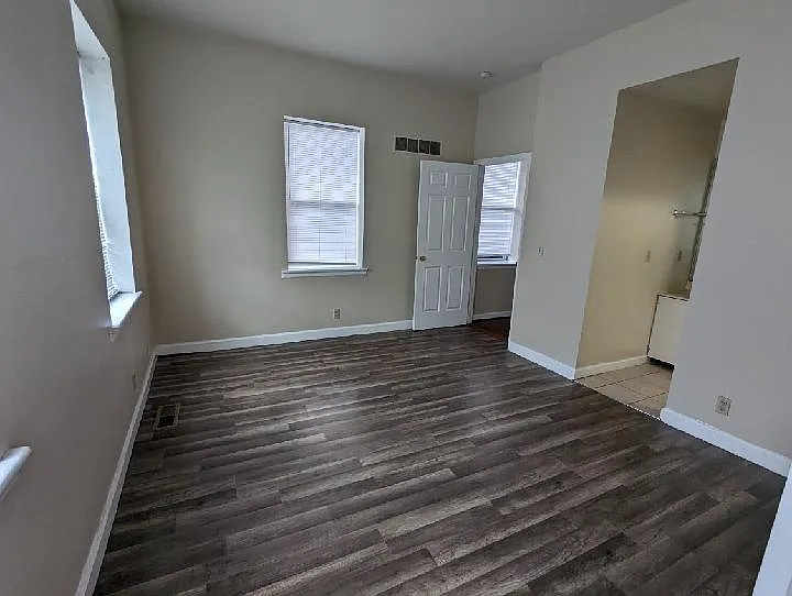 2210 Menard St #1F — Photo 2