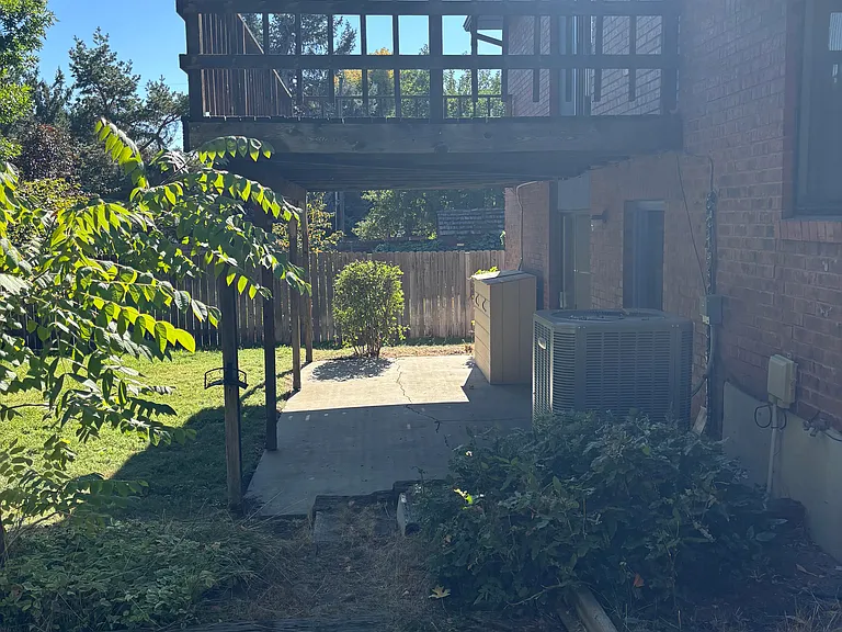 750 N Locust St — Photo 19