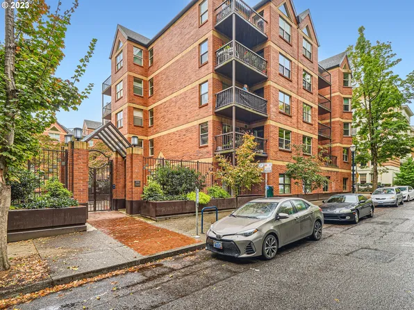 1500 SW Park Ave APT 227, Portland, OR 97201
