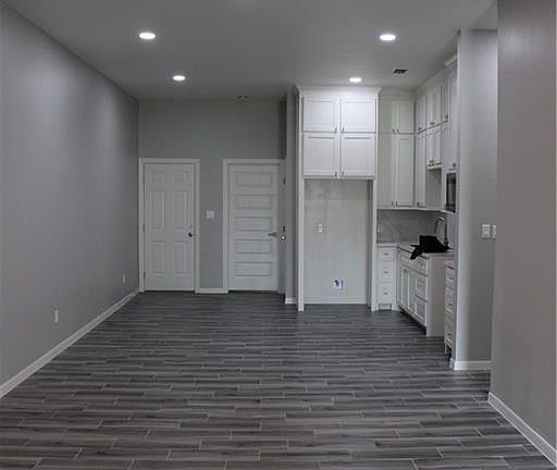 3rd image of 704 W 25th St