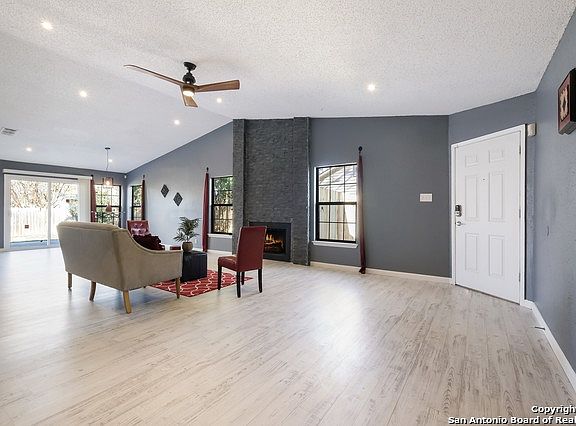 4th image of 7124 Gulf Shore Blvd