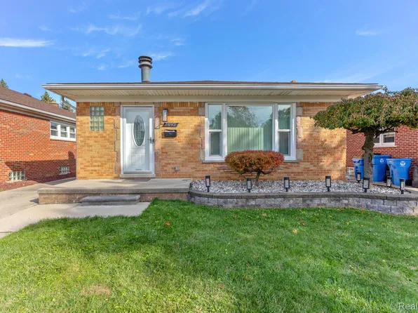 7492 Nightingale St, Dearborn Heights, MI 48127