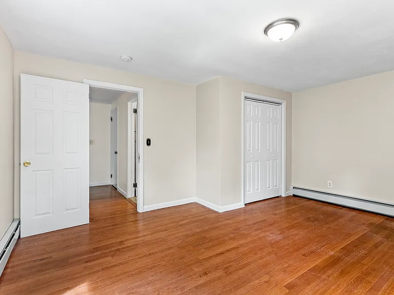 2355 Shepard Ave — Photo 7