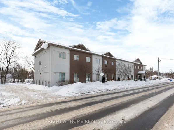 25 King St, Kawartha Lakes, ON K9V 1C4